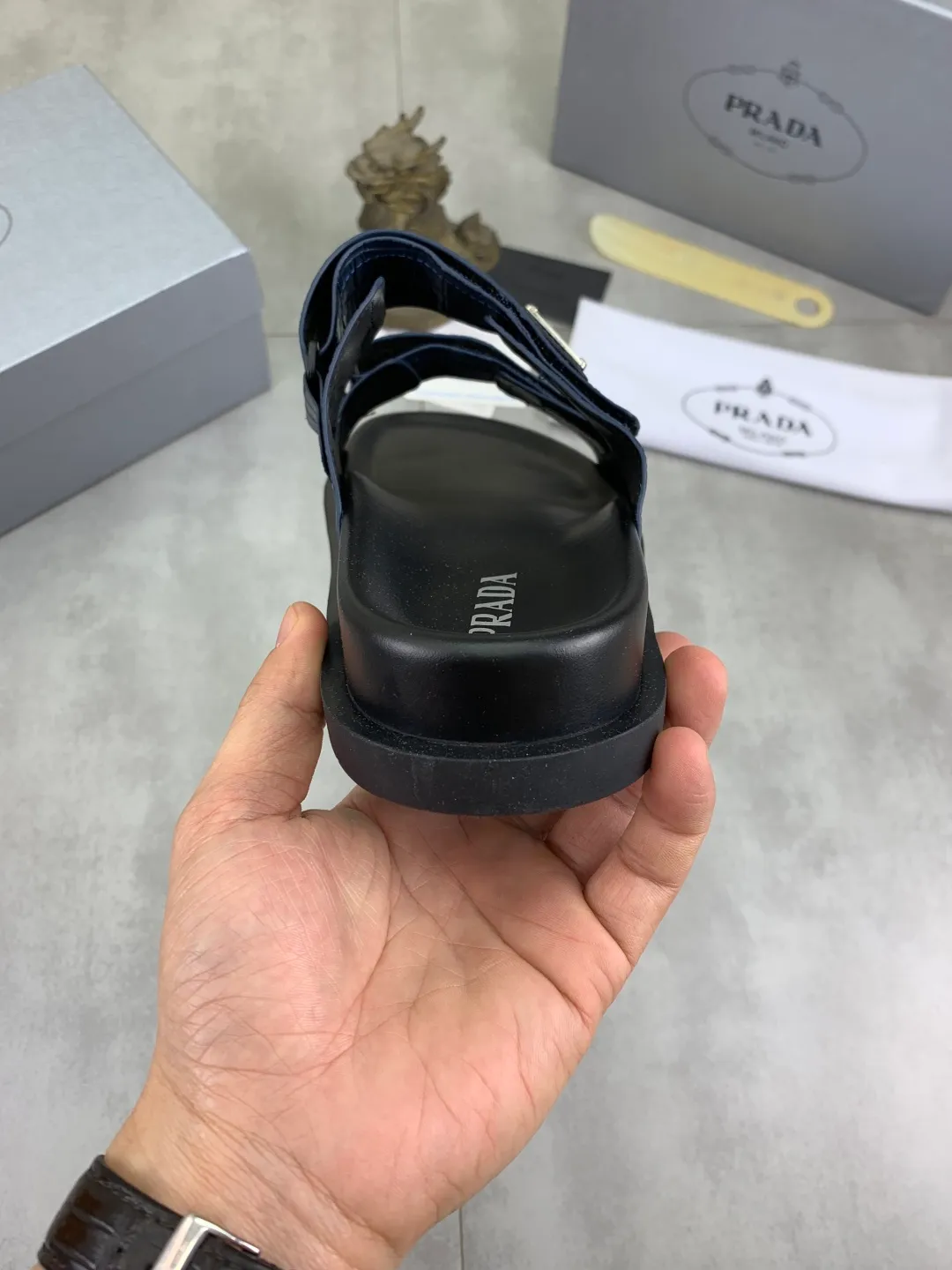 Men's shoes 💰P340💰【New style】🎁🎁🎁 PRADA Prada's new casual slippers, original official website, perfect workmanship, transmitting a kind of noble luxury, sublimating its definition of luxury in Prada's high-end extraordinary craftsmanship. Original combination outsole, code number: 38-44 (45 customized) Multiple colors 🉑️ to choose from